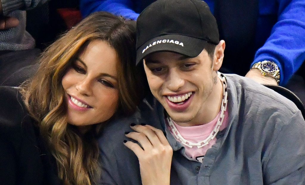 New perspectives and Intellectually challenging | 7 Reasons Why Younger Guys Fall for Older Women | Her Beauty