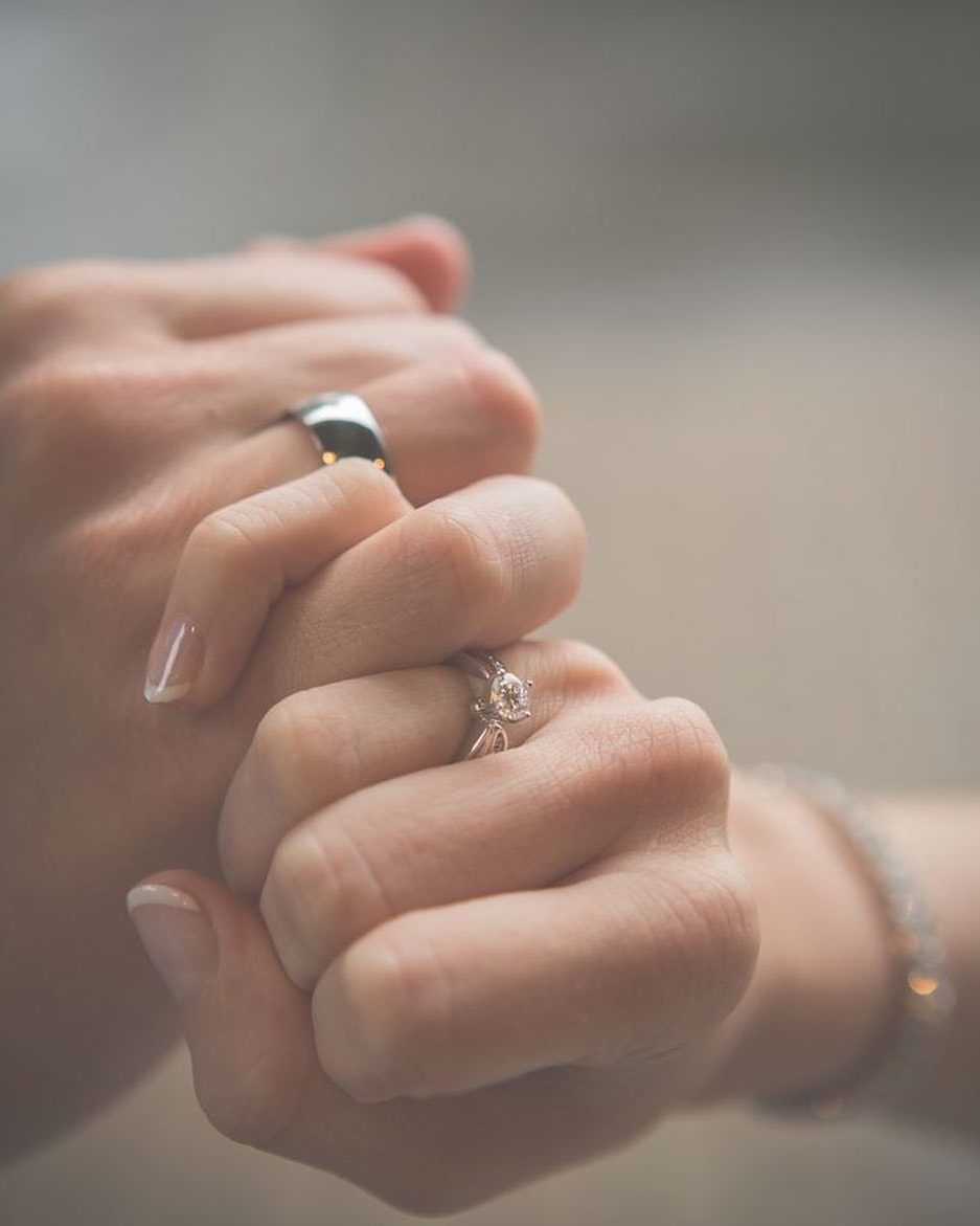 One-finger hook | The Way You're Holding Hands Reveals More About Your Relationship Than You Think  | Her Beauty