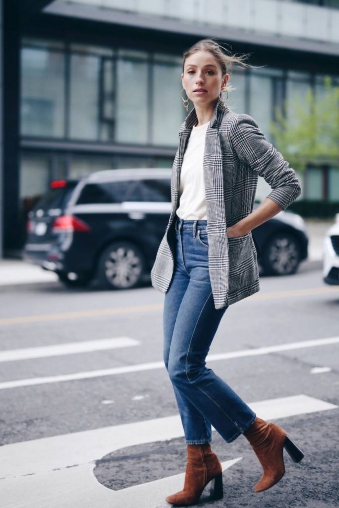  A pair of jeans and a white tee | 9 Chic and Simple Thanksgiving Outfits Ideas | Her Beauty