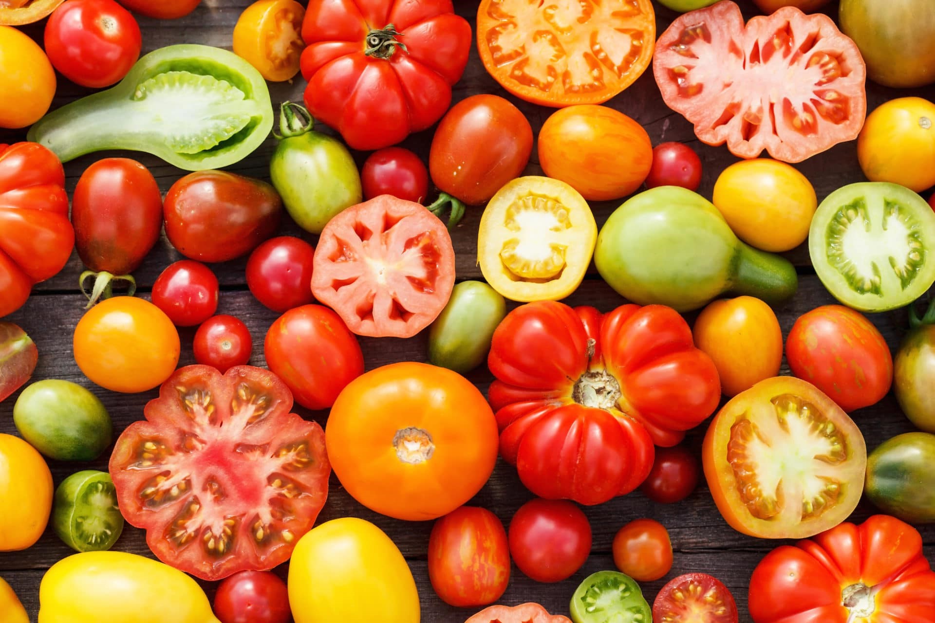 Tomatoes | 10 Foods That Treat Skin Conditions | Her Beauty