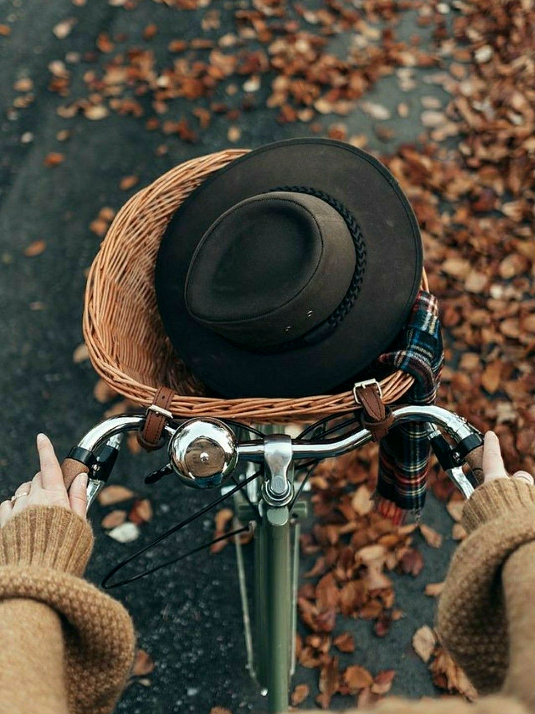 10 Effective Ways to Stay Fit This Fall #2 | HerBeauty